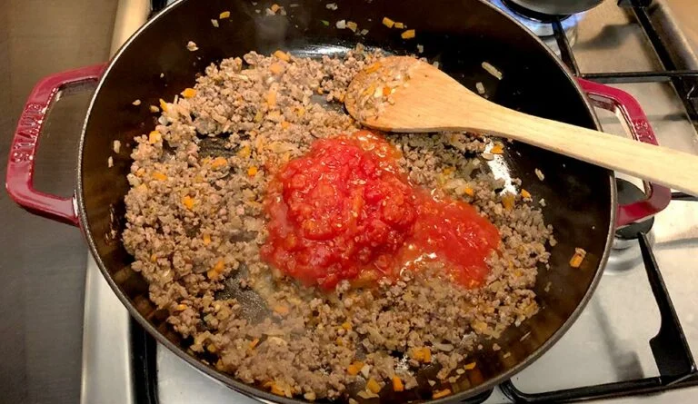 Sos Bolognese Pas 3