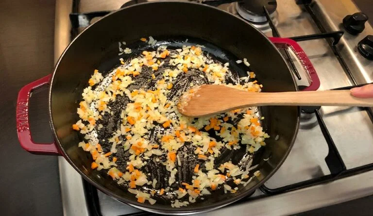 Sos Bolognese Pas 1